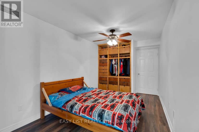 810 - 20 Harding Boulevard W — photo 16 of 33