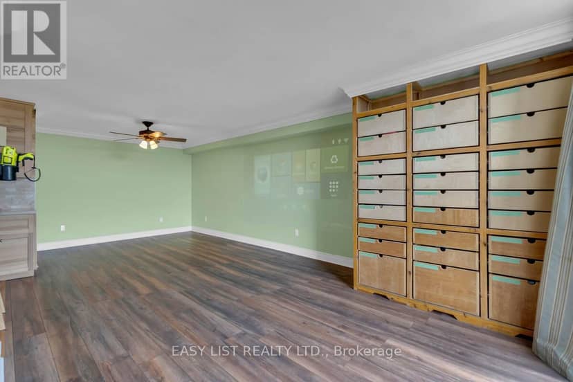 810 - 20 Harding Boulevard W — photo 7 of 33