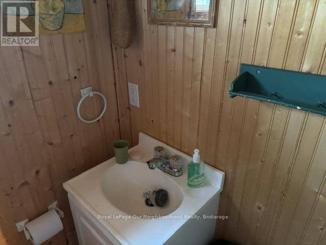 16 Is 12 Cordova Lk Island — photo 25 of 26