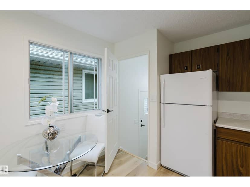 11208 69 ST NW — photo 16 of 40