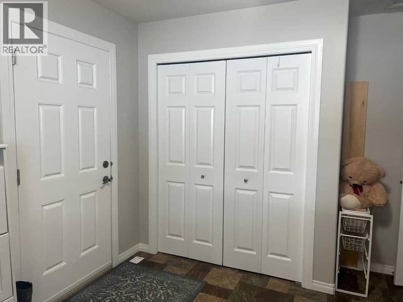 807 8A Avenue — photo 33 of 40