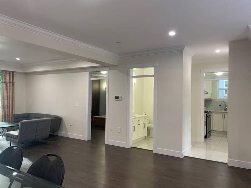 Main and Above 13766 NORTH BLUFF ROAD, Surrey, photo 6