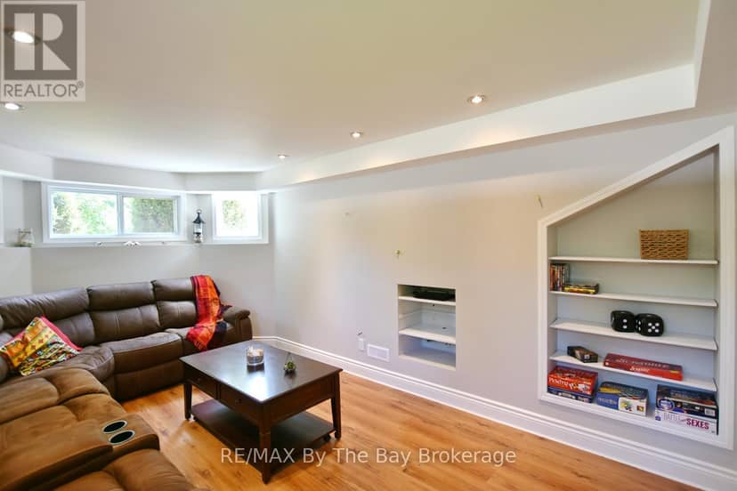 2 Birchmount Circle — photo 28 of 40