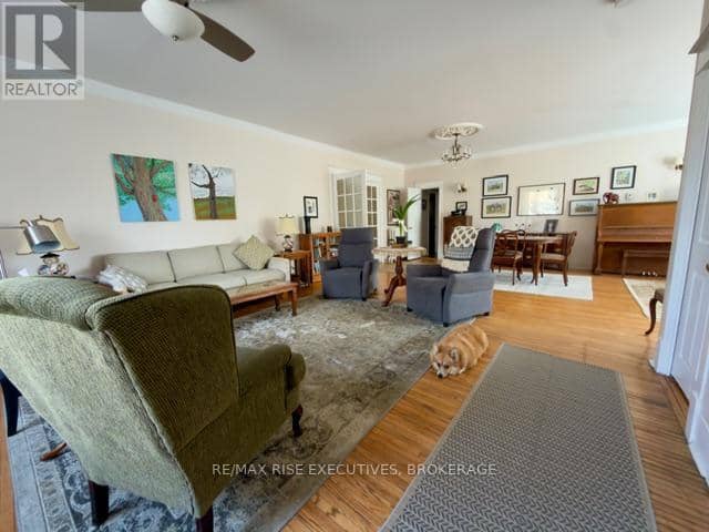 332 Main Street, Deseronto, photo 3