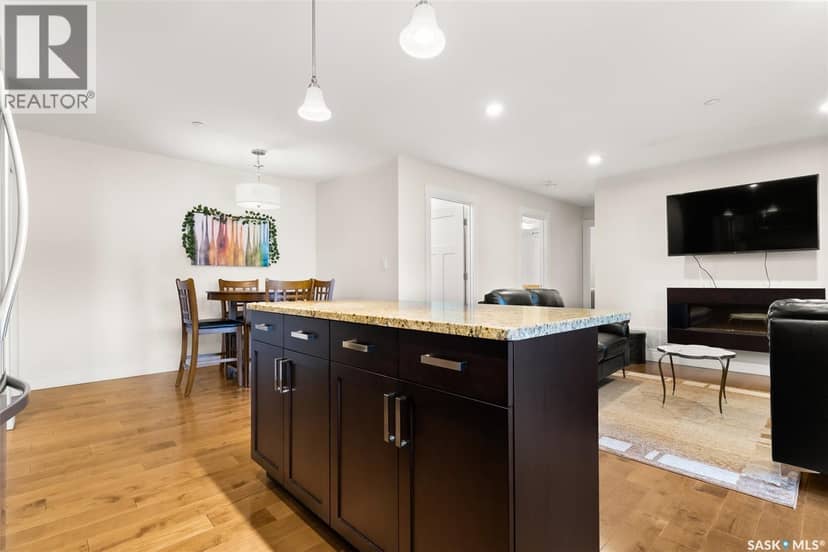 303 1863 Rae STREET — photo 7 of 25