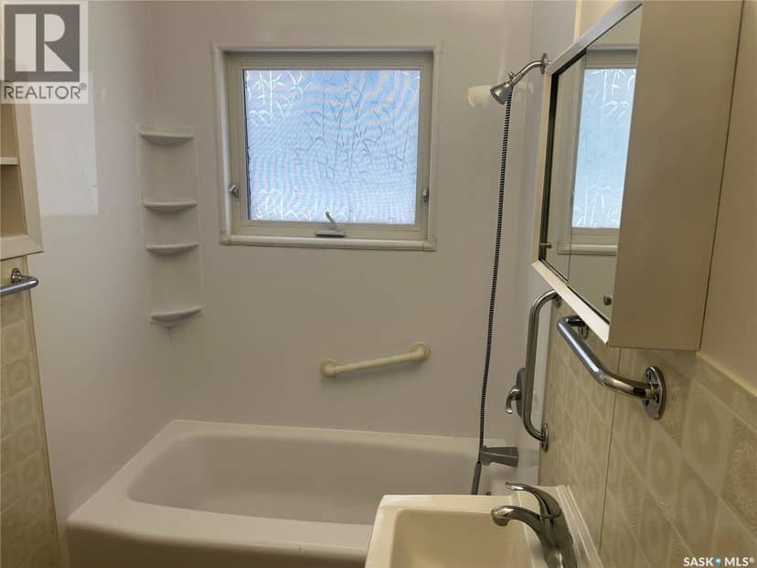 530 5th STREET NE — photo 19 of 32