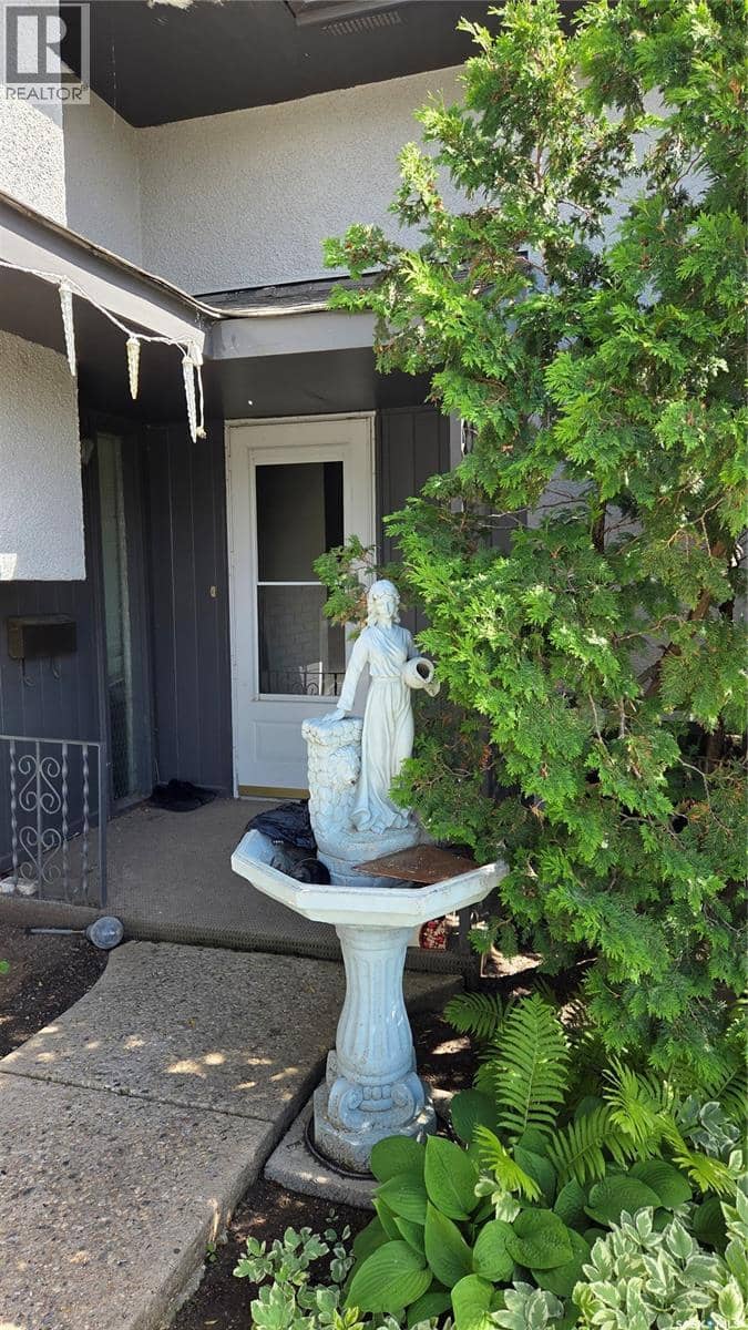 1195 13th AVENUE SW — photo 2 of 40