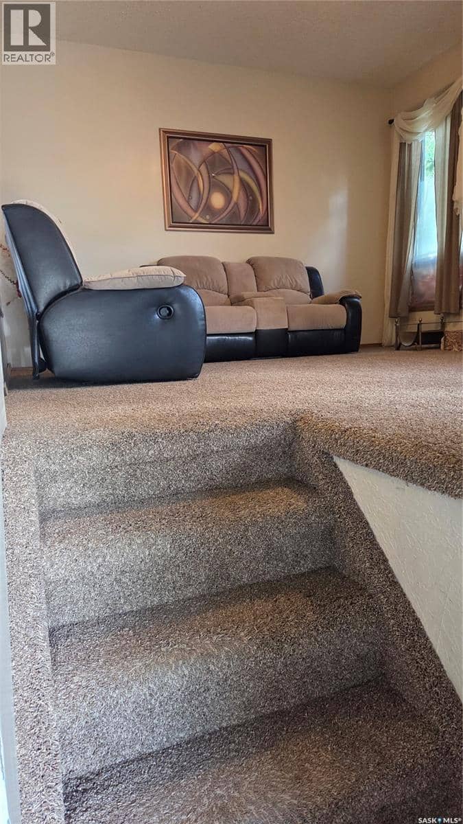 1195 13th AVENUE SW — photo 3 of 40