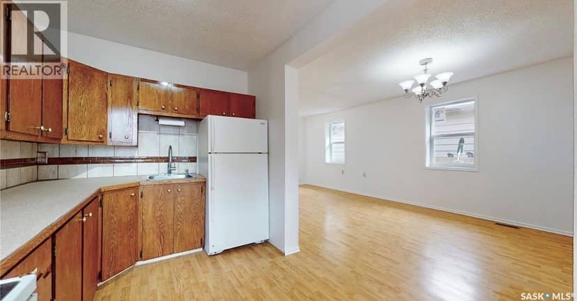 2160 Borden STREET — photo 11 of 15