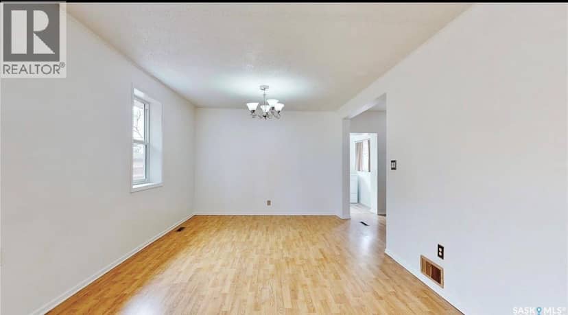 2160 Borden STREET — photo 6 of 15