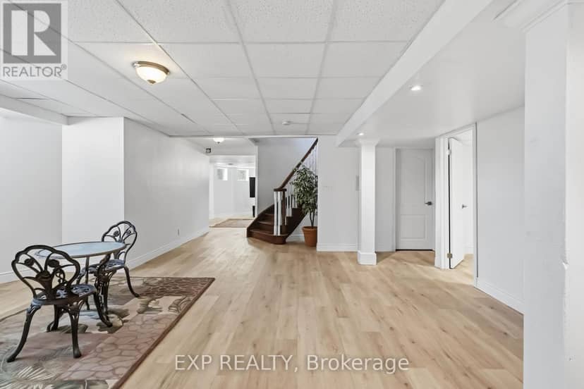 1401 Tamworth Court, Burlington, photo 8