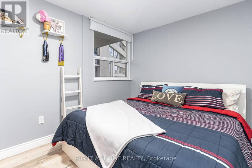 505 - 530 Lolita Gardens — photo 11 of 24