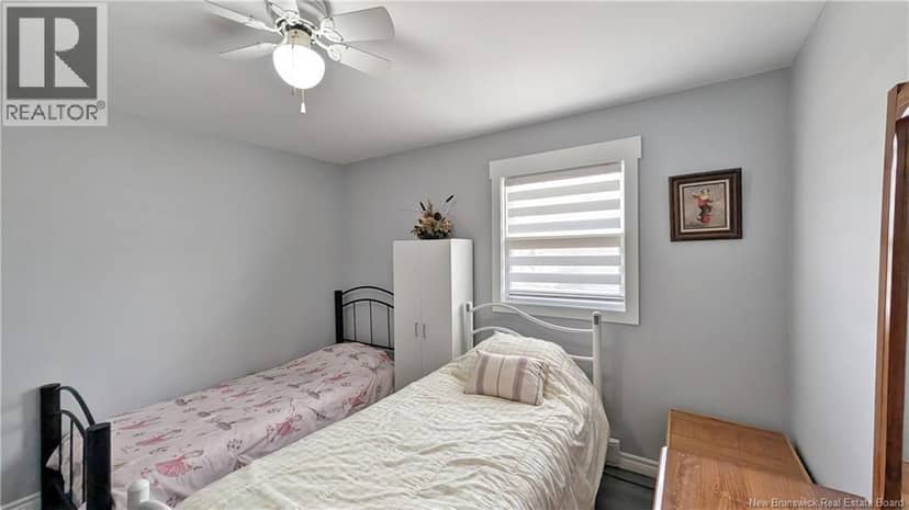 4041 Rue Foster Street — photo 5 of 15