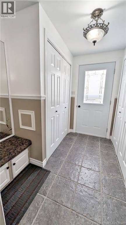 4041 Rue Foster Street — photo 10 of 15
