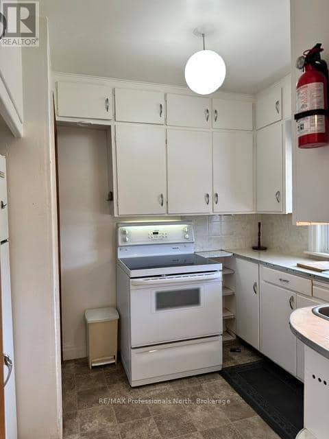 7 Invergordon Avenue — photo 10 of 40