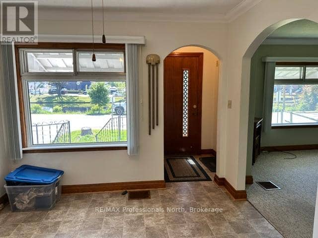 7 Invergordon Avenue — photo 18 of 40