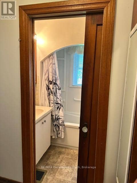7 Invergordon Avenue — photo 26 of 40
