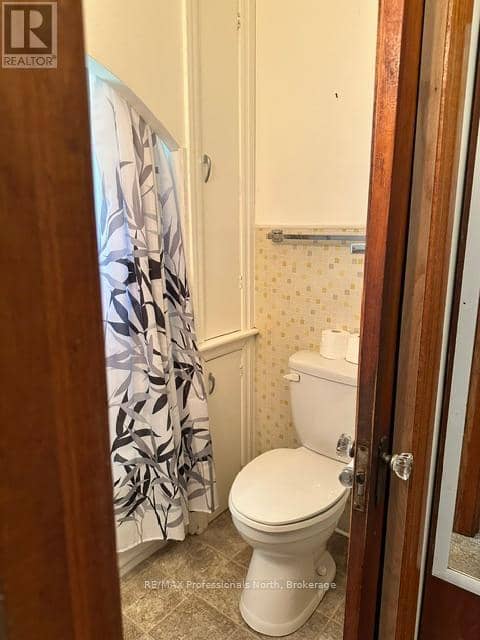 7 Invergordon Avenue — photo 29 of 40