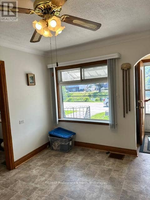 7 Invergordon Avenue — photo 9 of 40
