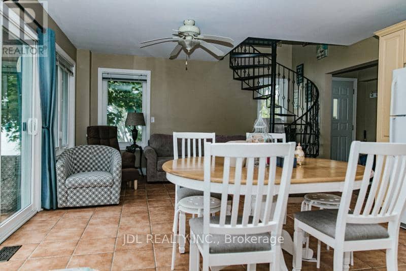 3188 Lakeshore Road — photo 9 of 20