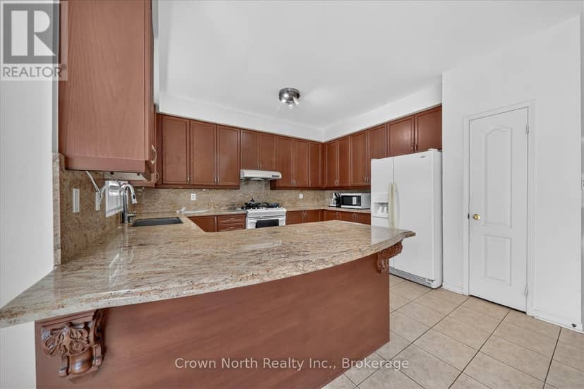 2 McCarrick Street — photo 11 of 36