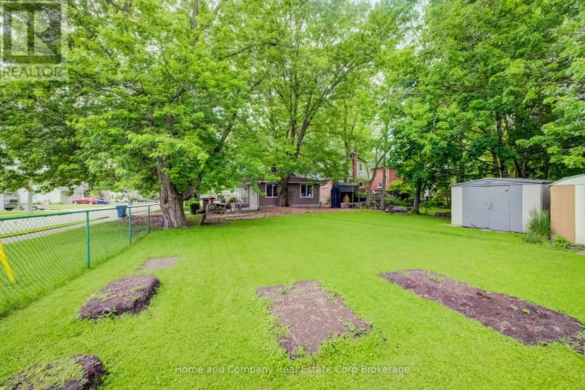 122 Brydges Street — photo 33 of 37