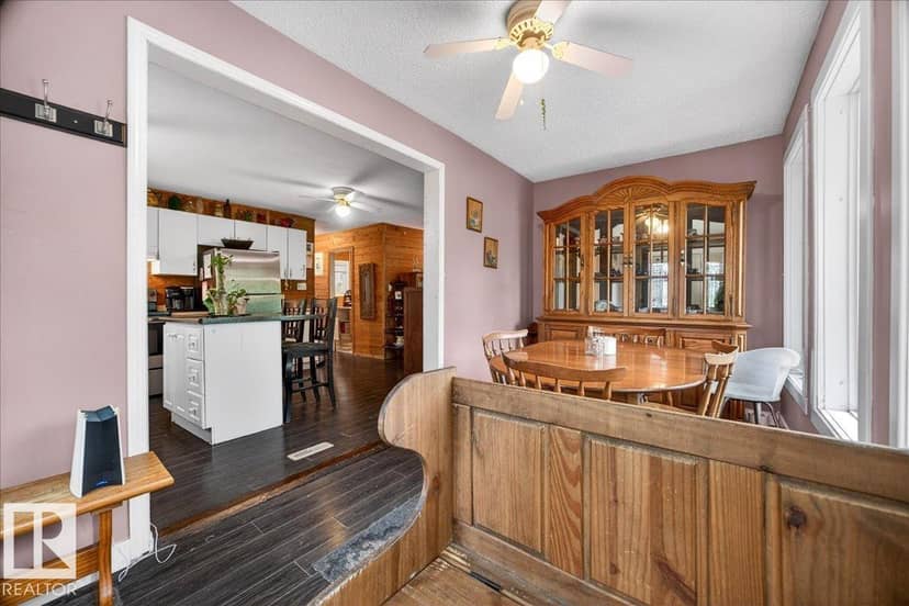 1311 Park CR — photo 11 of 40