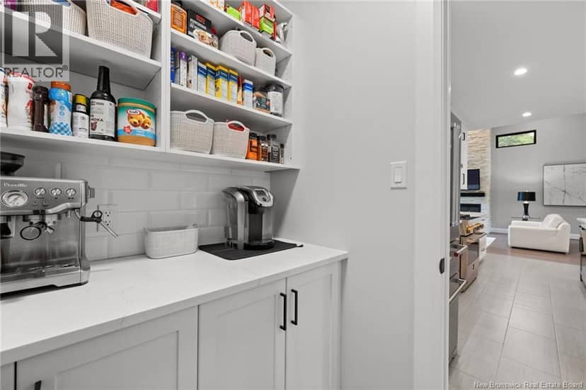 18 London Lane — photo 14 of 40