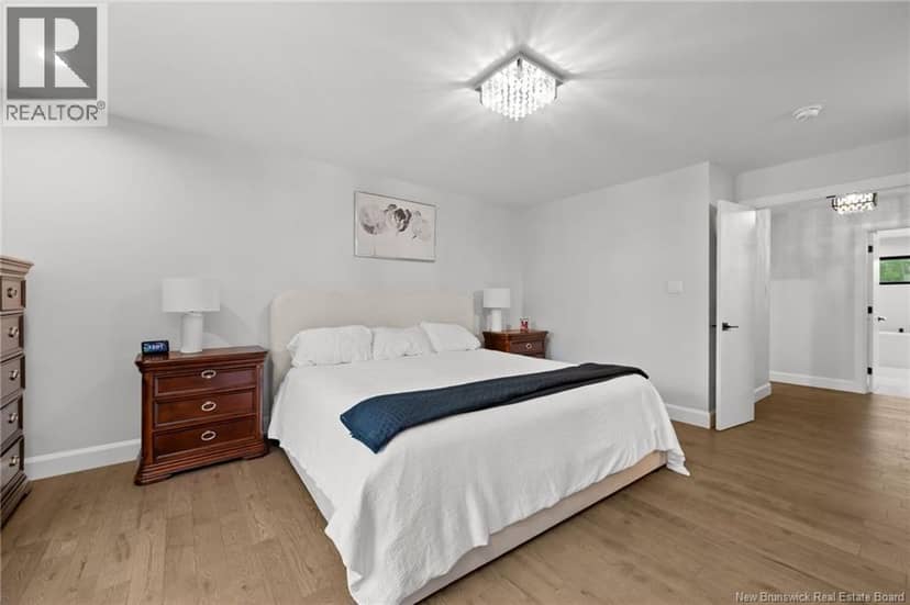 18 London Lane — photo 27 of 40