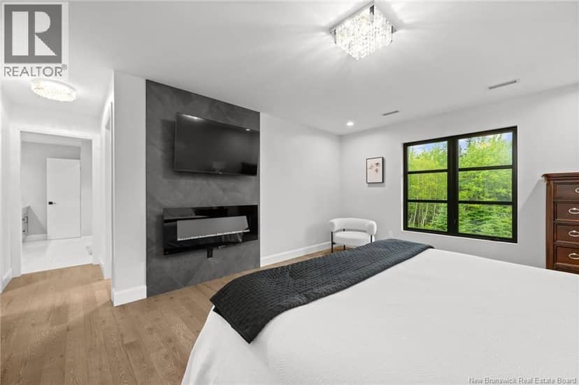18 London Lane — photo 28 of 40