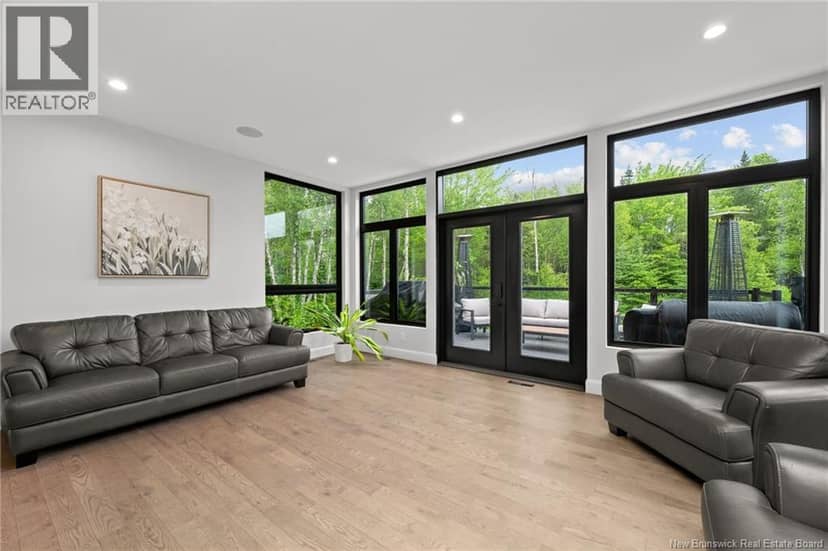 18 London Lane — photo 16 of 40
