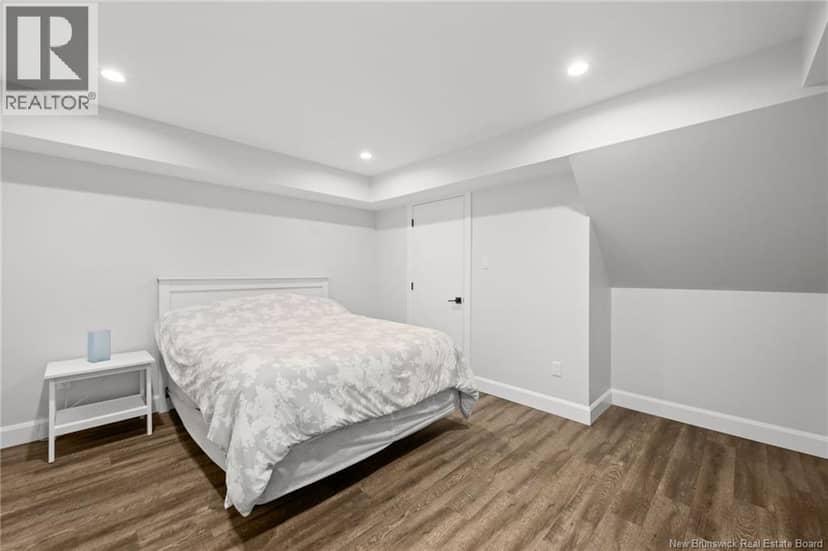 18 London Lane — photo 40 of 40