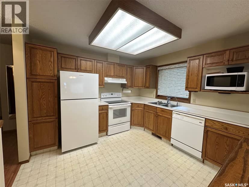 303 1214 3rd STREET, Estevan, photo 2