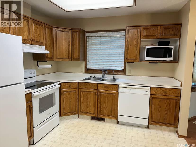 303 1214 3rd STREET, Estevan, photo 3