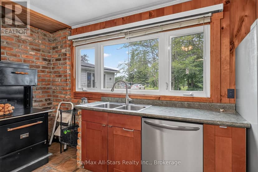 4077 Monck Road — photo 9 of 40