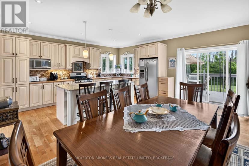 14 Apple Blossom Drive — photo 15 of 40