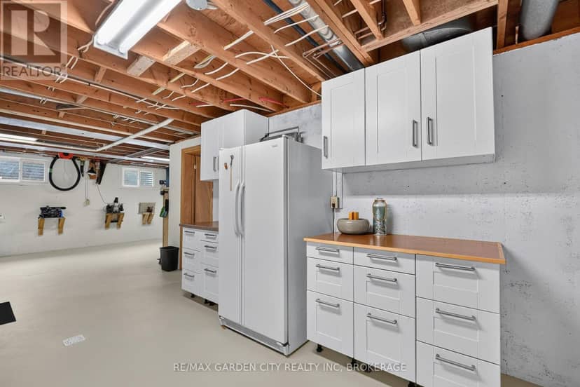 656 Memorial Drive — photo 37 of 40
