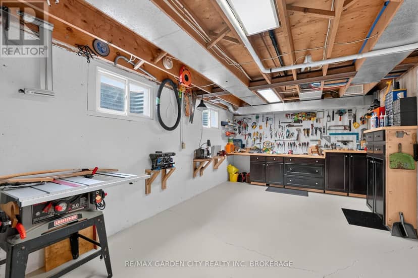 656 Memorial Drive — photo 38 of 40