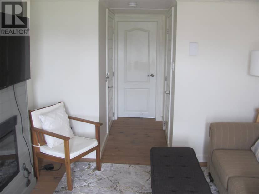 13 Powers Lane — photo 13 of 26