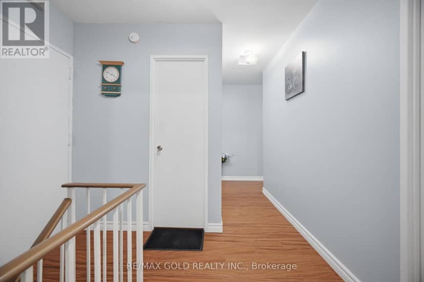 251 - 3025 The Credit Woodlands Drive — photo 23 of 40