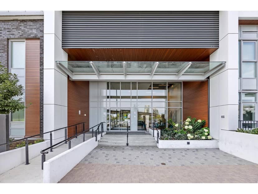 2011 13428 105 AVENUE, Surrey, photo 2