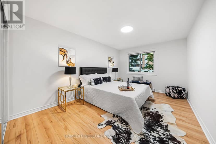 205 - 21 Elizabeth Street — photo 11 of 40