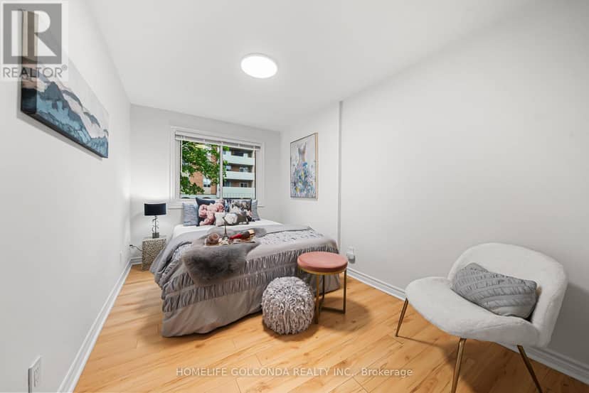 205 - 21 Elizabeth Street — photo 38 of 40