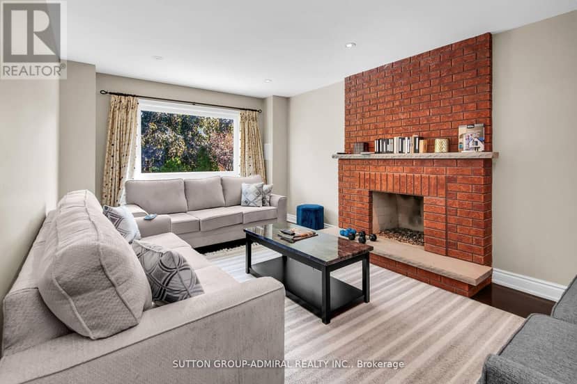 25 Grenadier Crescent — photo 17 of 40