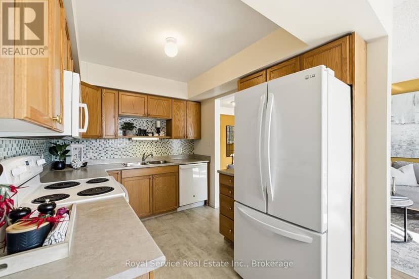 304 - 841 Battell Street — photo 13 of 29