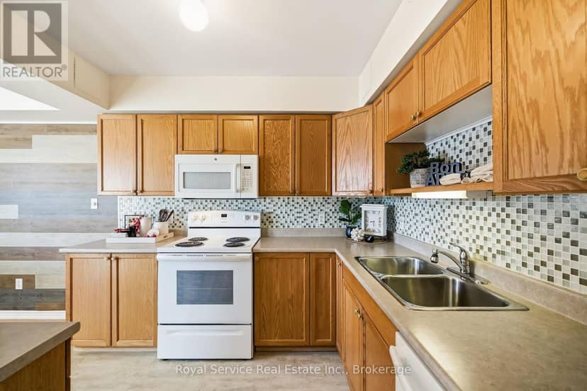 304 - 841 Battell Street — photo 17 of 29