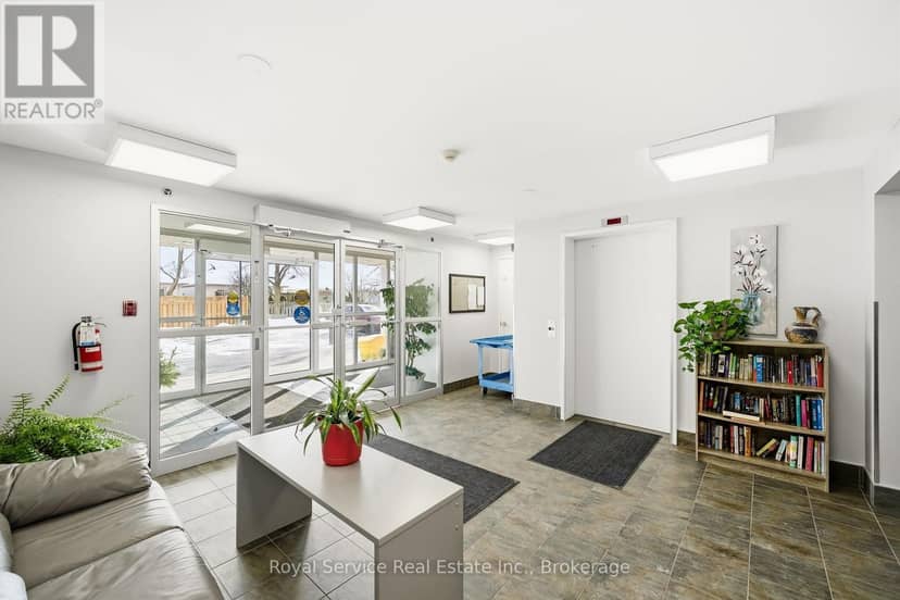 304 - 841 Battell Street — photo 4 of 29