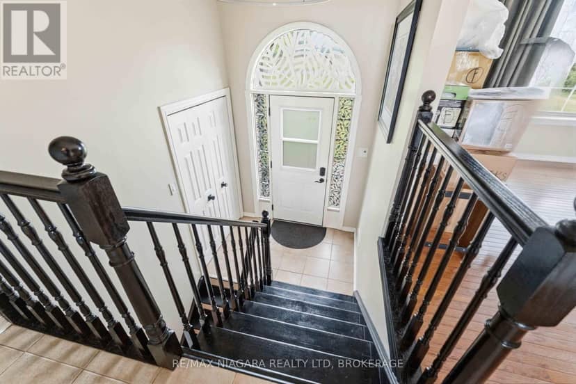 661 Carl Road, Thorold, photo 3