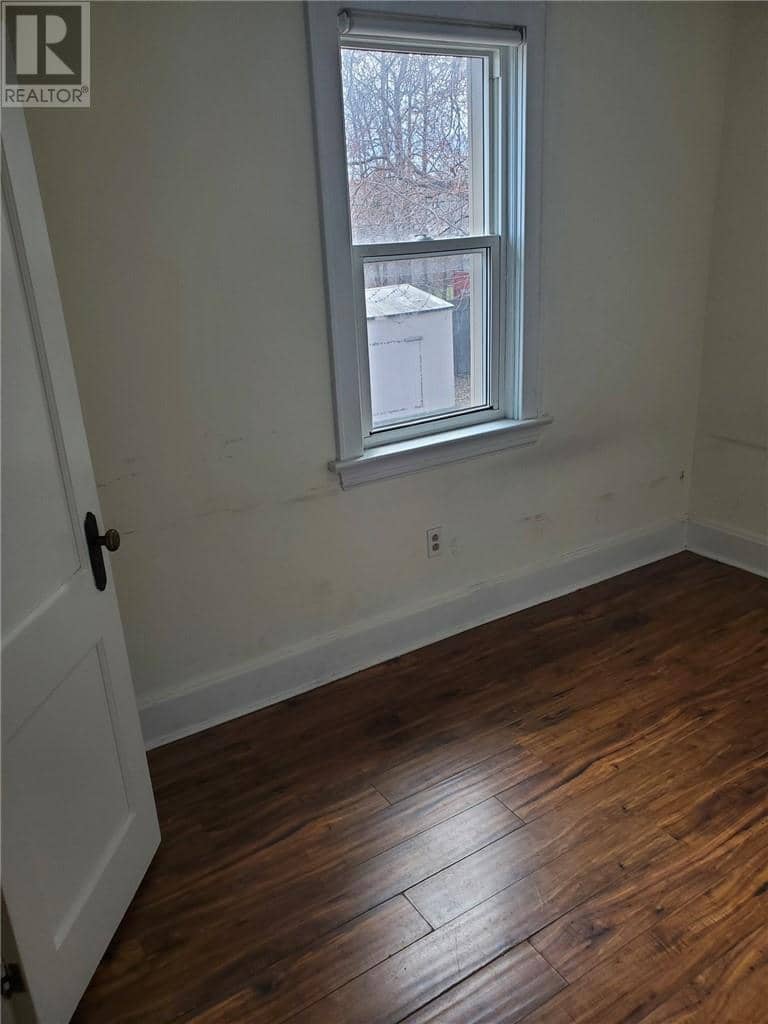 1215 Notre Dame Avenue — photo 9 of 15