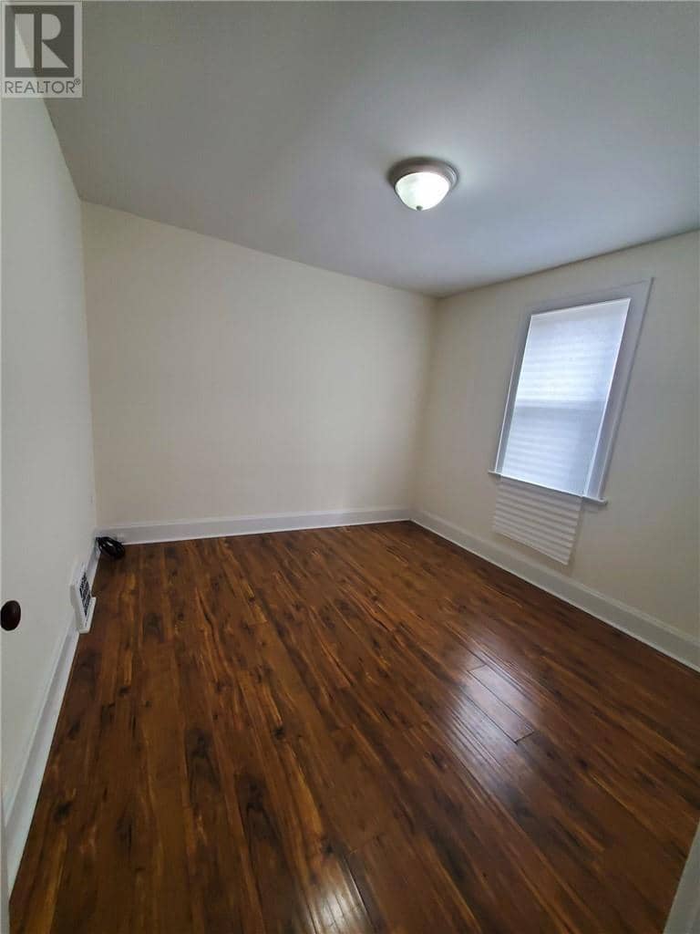 1215 Notre Dame Avenue — photo 7 of 15